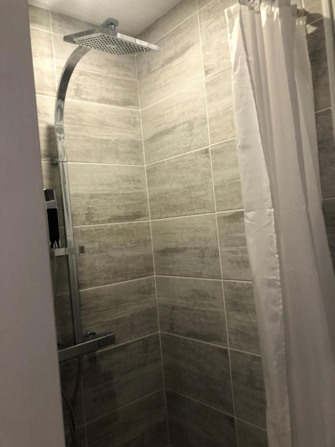 Grande Chambre Familiale Jaune Tout Bonnement Bien Putot-en-Auge Экстерьер фото