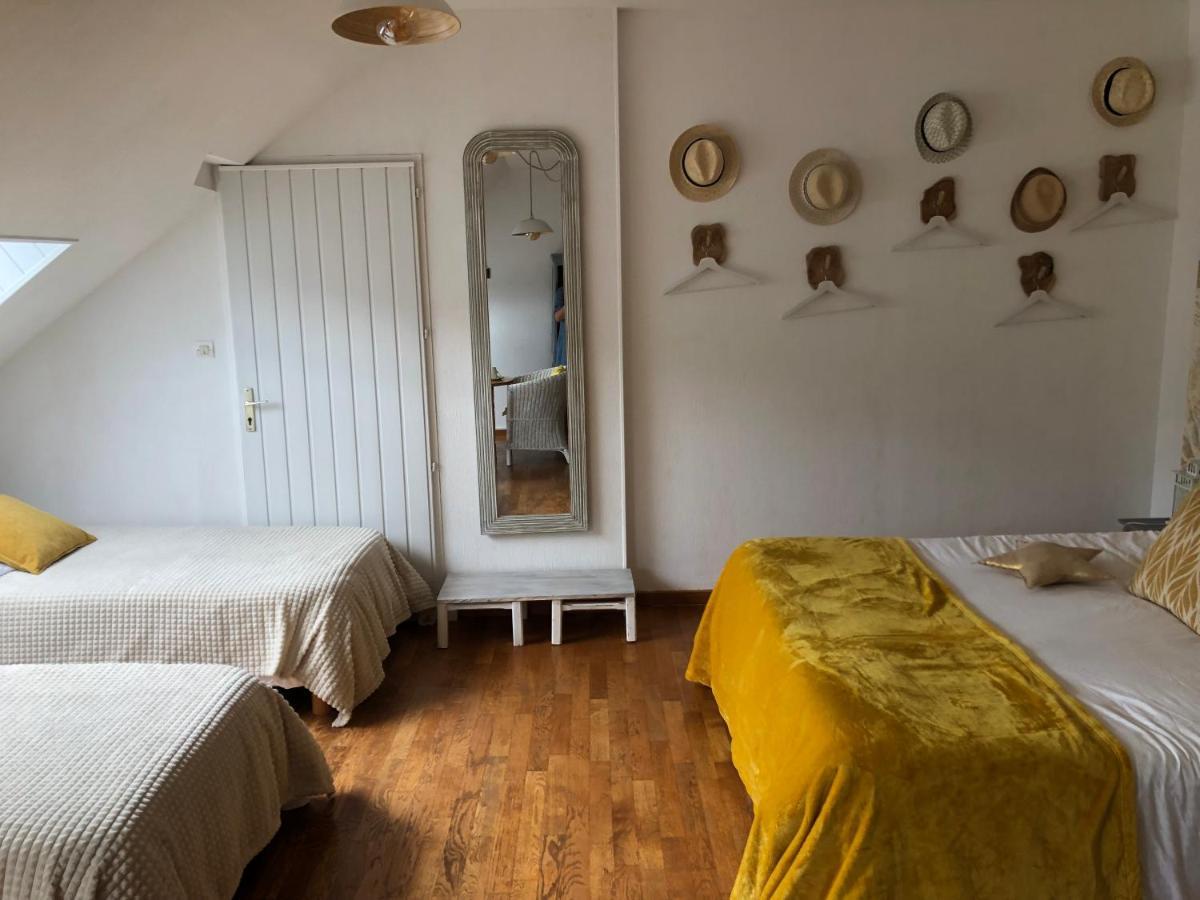 Grande Chambre Familiale Jaune Tout Bonnement Bien Putot-en-Auge Экстерьер фото